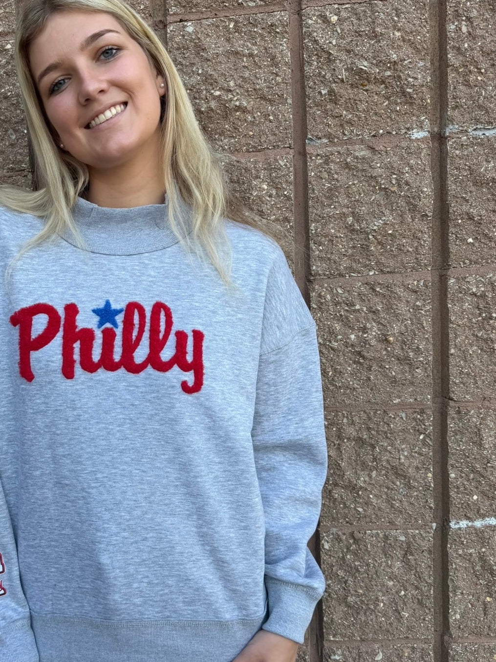 Philly Star Mockneck