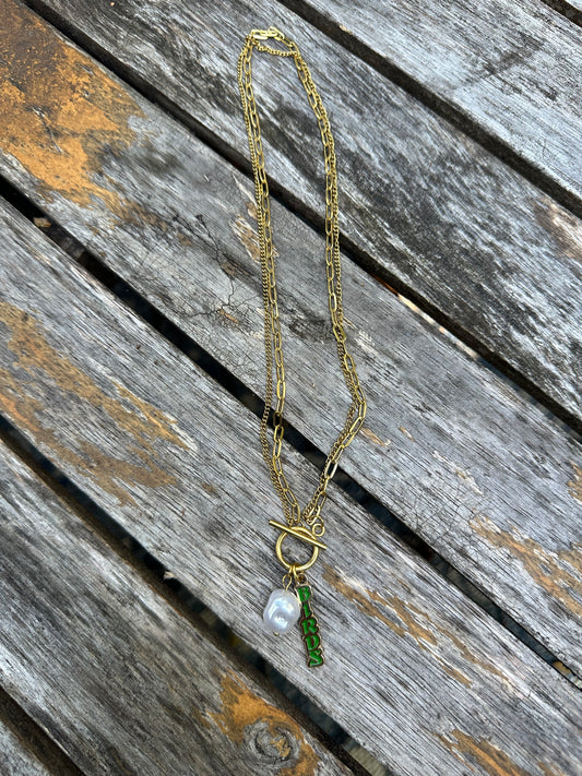 Vertical BIRDS with Pearl Necklace